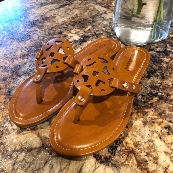 RESTOCK!! Tan Sandals - Picture 3 of 4